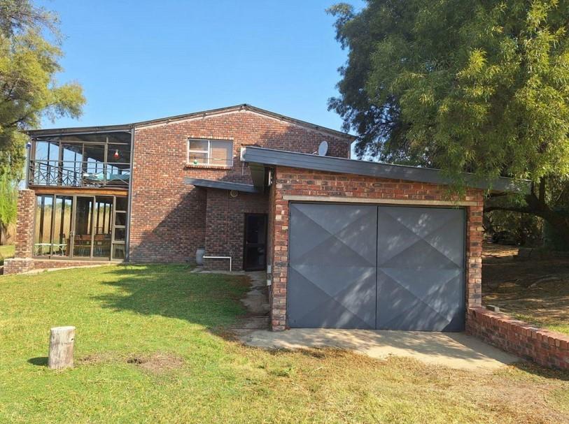 4 Bedroom Property for Sale in Douglas Rural Northern Cape